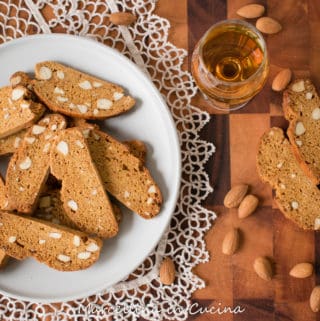 plate of Italian piparelli - spicy cookies