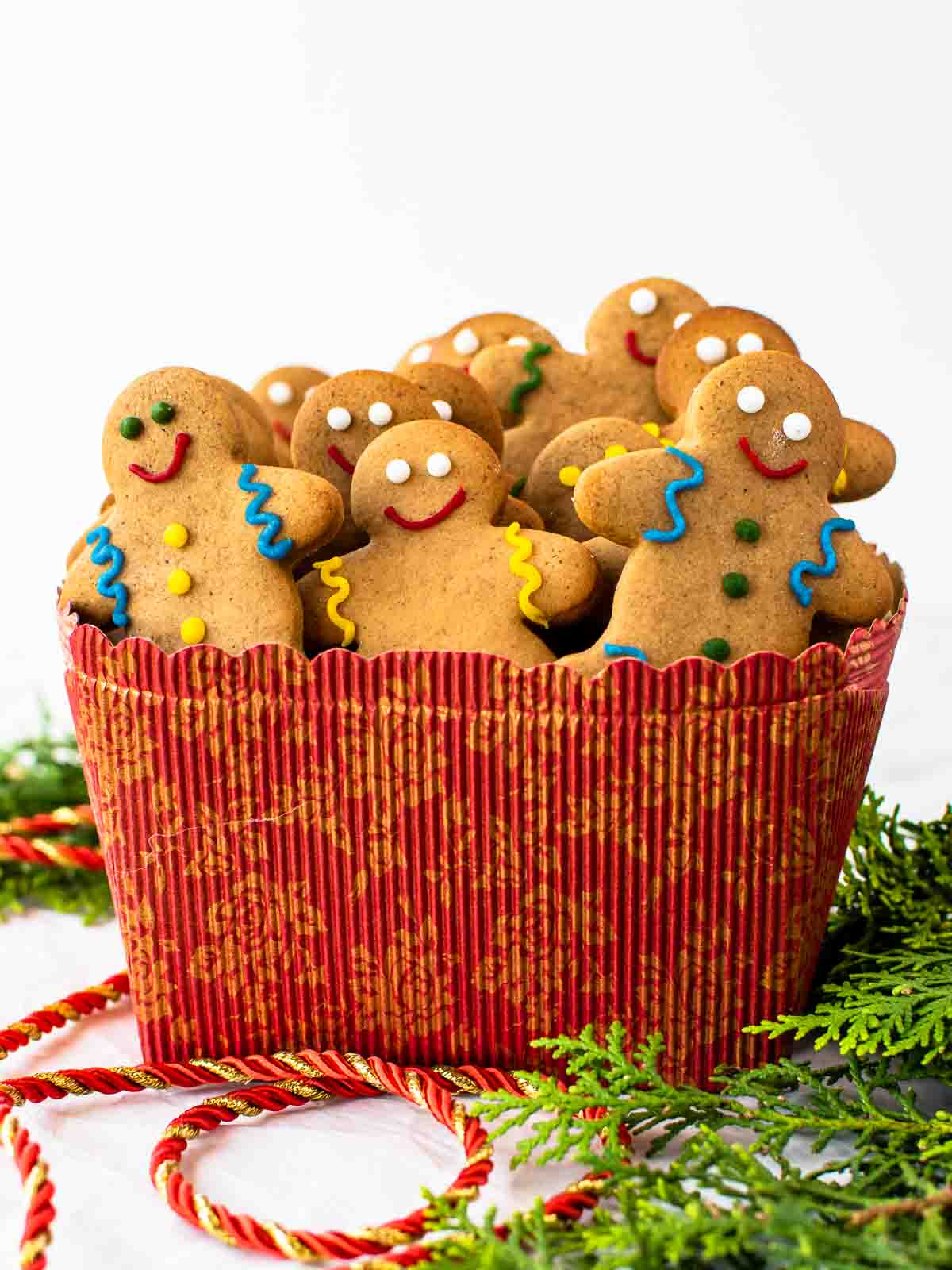 Gingerbread cookies recipe without molasses in a festive red box.