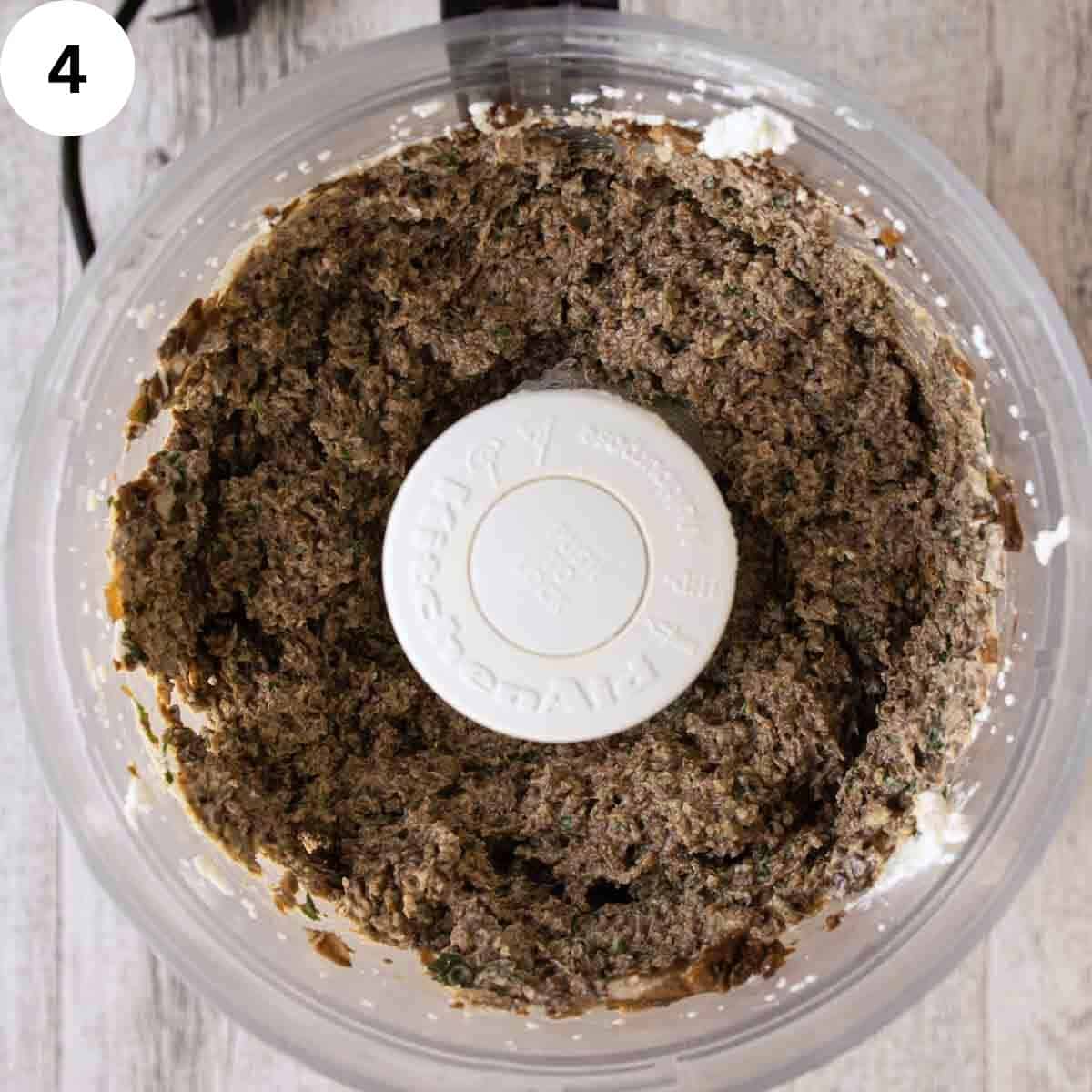 Smooth mushroom filling in a blender.